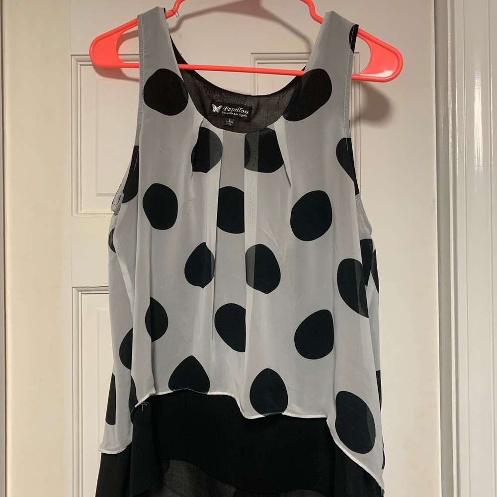 Black and white dot tank